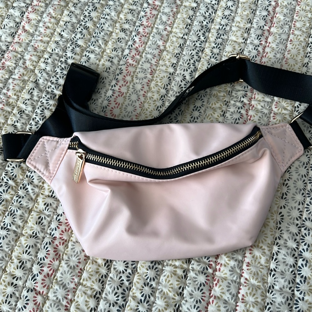 NWOT Fanny pack